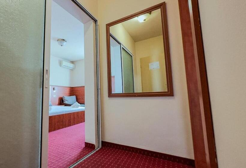 Отель Dezudava Family