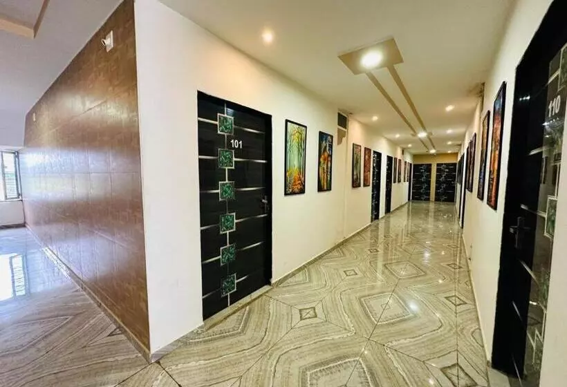 Hotelli The Royals Room