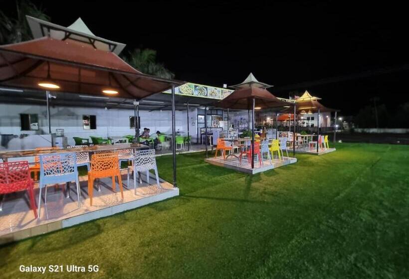 فندق The Royals Room