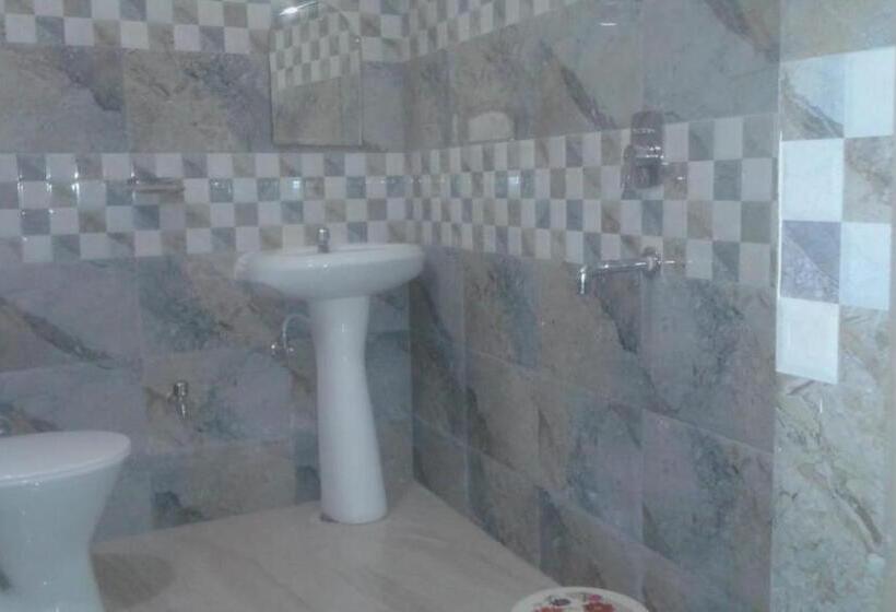 Hotel Urvashi Srinagar