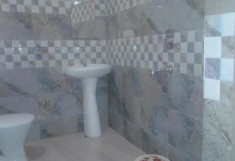 Hotelli Urvashi Srinagar