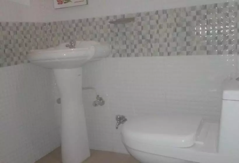 Hotelli Urvashi Srinagar
