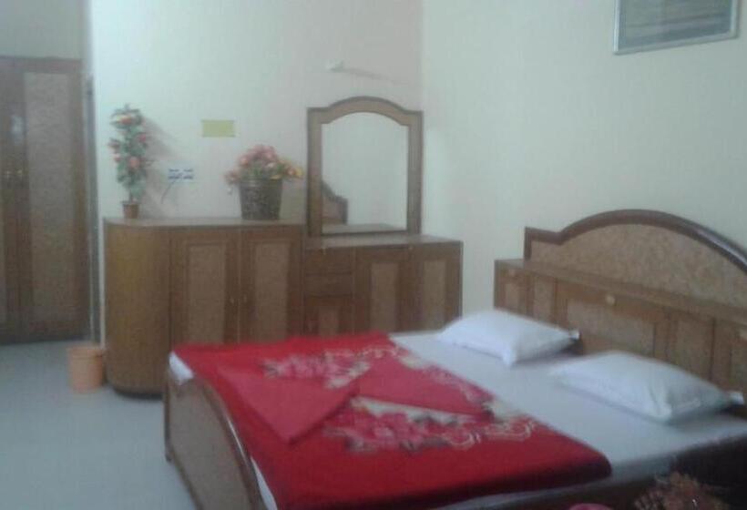 Hotel Urvashi Srinagar