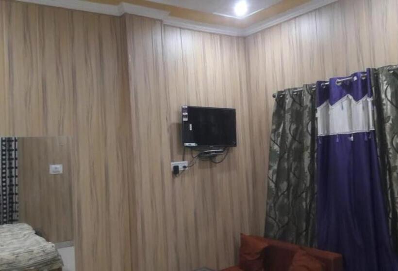 Hotel Urvashi Srinagar