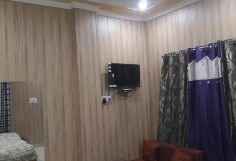 Hotelli Urvashi Srinagar
