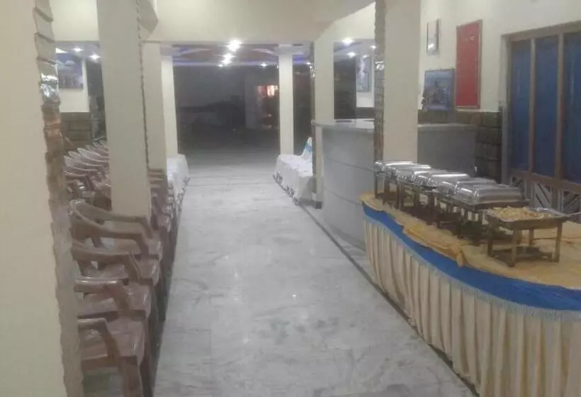 Hotelli Urvashi Srinagar