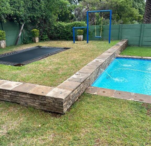 Pension (Hôtel basse catégorie) 9 Wena Ave Guesthouse