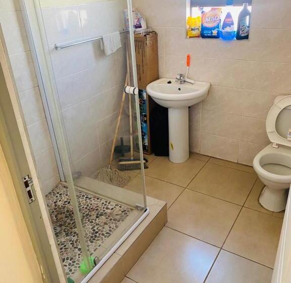 بنسيون Busy Bee Guest House