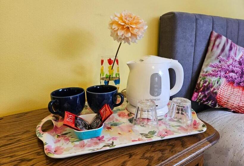 Pensió Czech Paradise Family Guest House With Breakfast & Garden