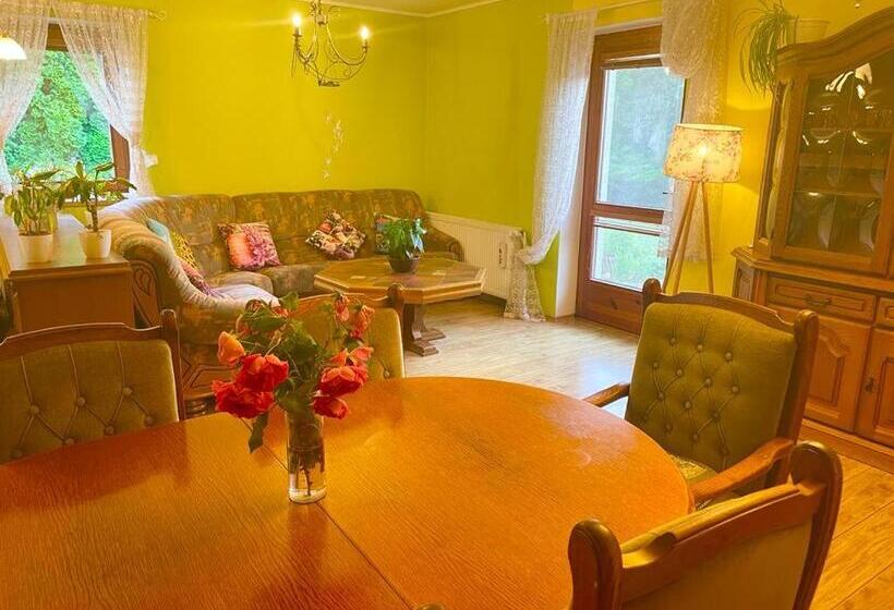 Pensió Czech Paradise Family Guest House With Breakfast & Garden