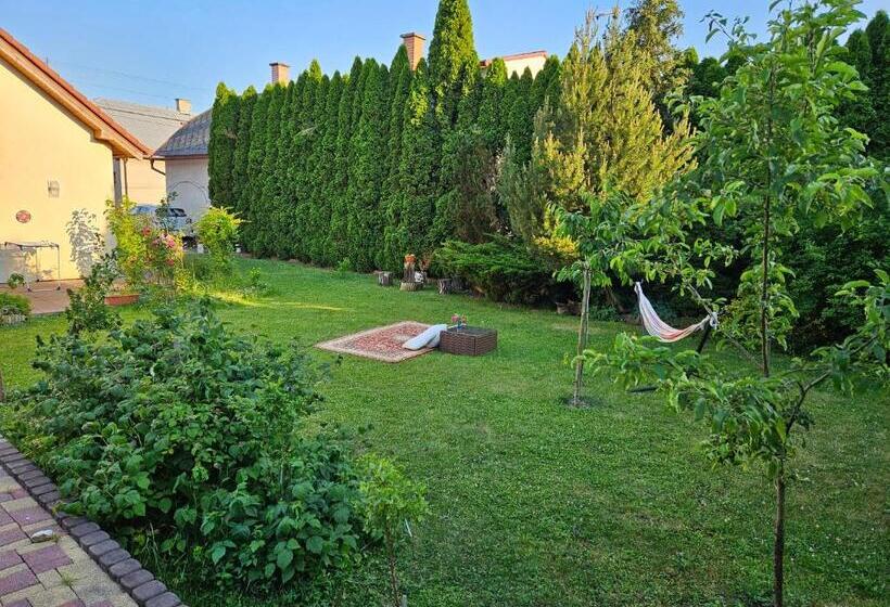 Pensió Czech Paradise Family Guest House With Breakfast & Garden