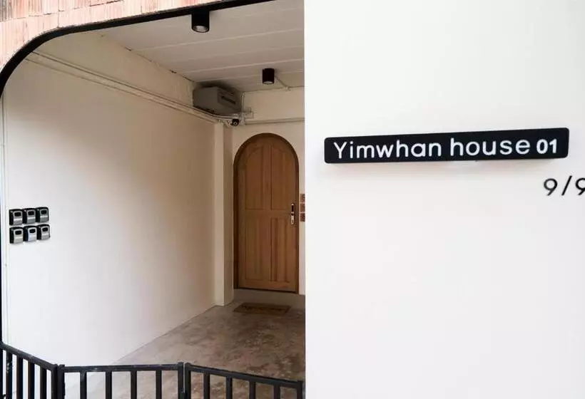 Majatalo Yimwhan House 01, Wat Ratchaburana