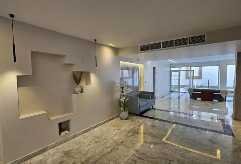 Royal Elegance Room
