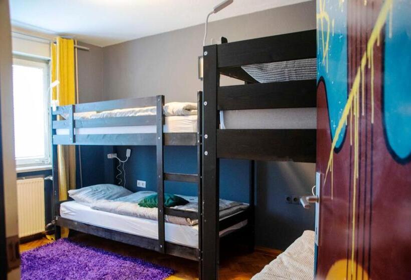 Sax Pub Hostel Ljubljana