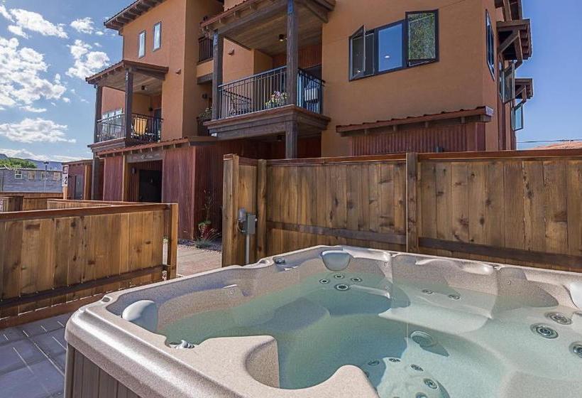 هتل 57 Robber's Roost