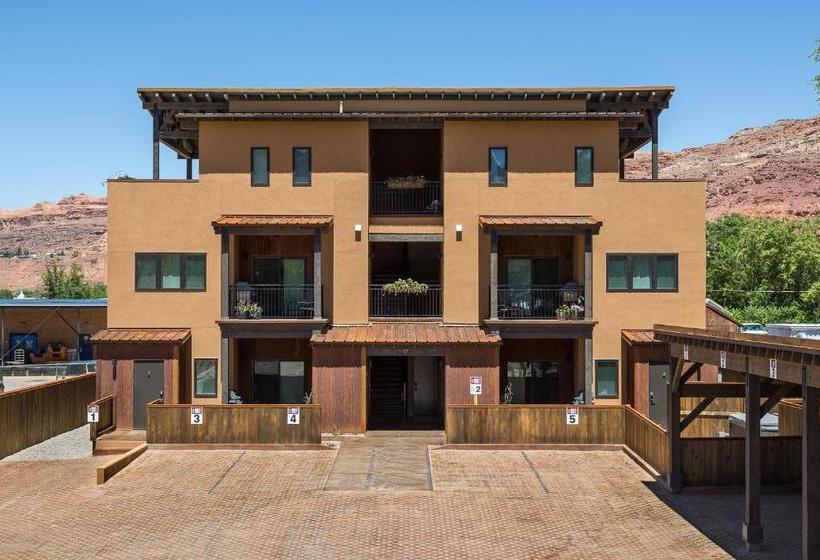 هتل 57 Robber's Roost