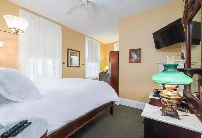 Hotelli Bedford Inn