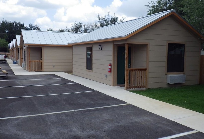 ホテル Brush Country Lodge