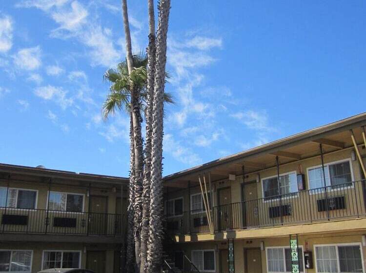 فندق Civic Center Lodge / Lake Merritt Bart