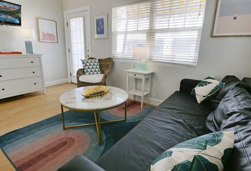 فندق Coconut Inn Passagrille Beach