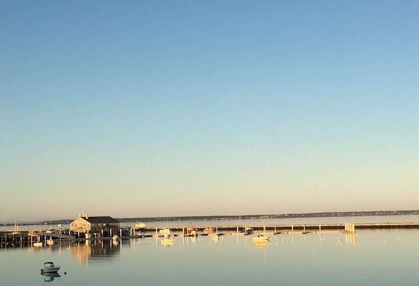 هتل Dyer's Beach House