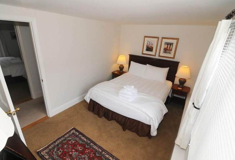 هتل Dyer's Beach House