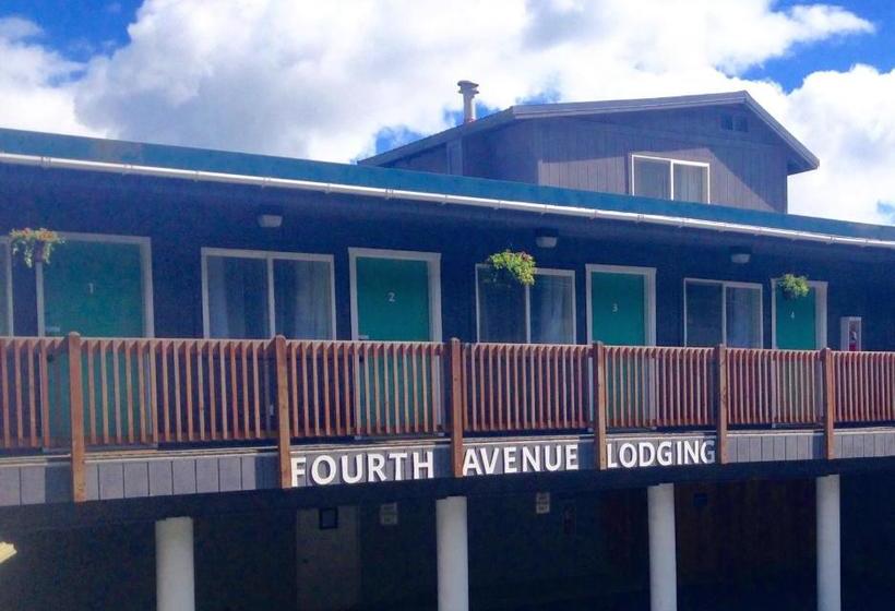 בית מלון כפרי Fourth Avenue Lodging