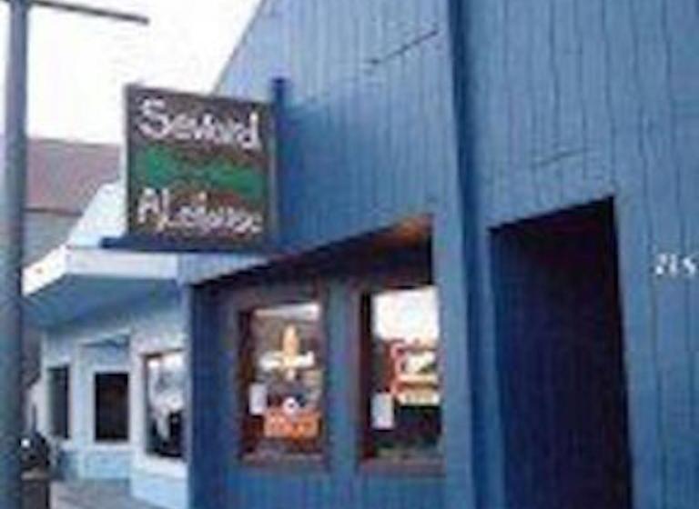 בית מלון כפרי Fourth Avenue Lodging