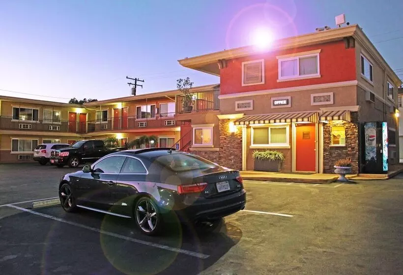 Hotelli Friendly Hills Inn