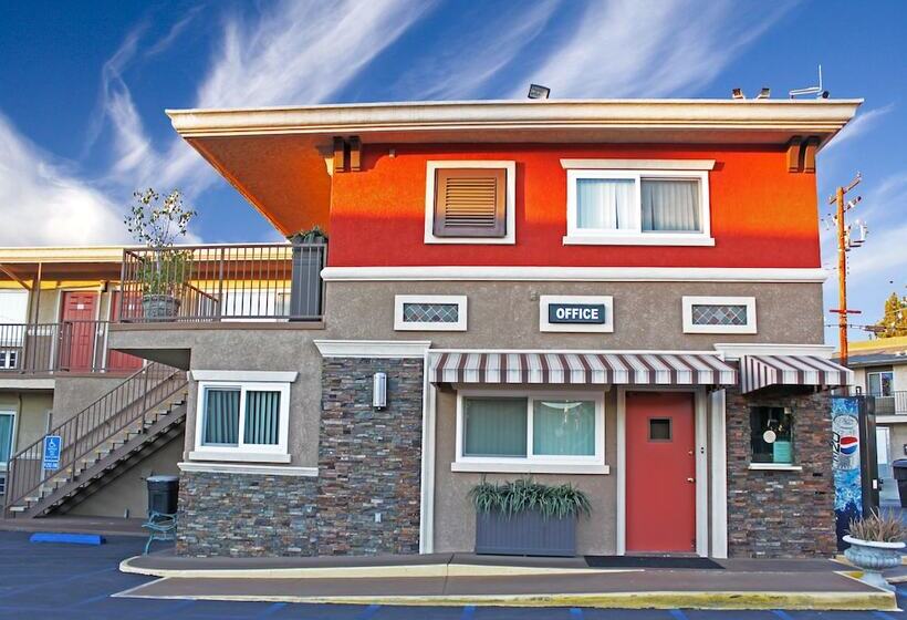 בית מלון כפרי Friendly Hills Inn