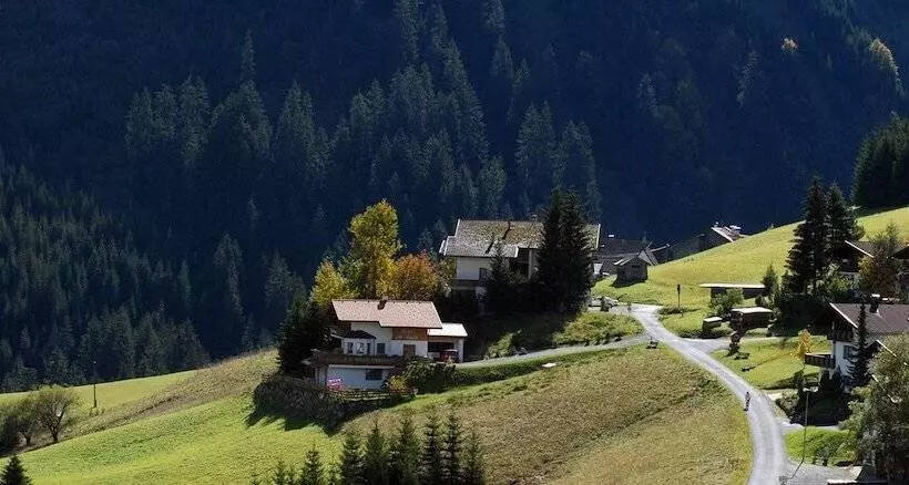Hotelli Häus`l Am Ruan