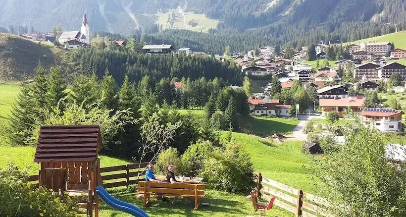 Hotelli Häus`l Am Ruan