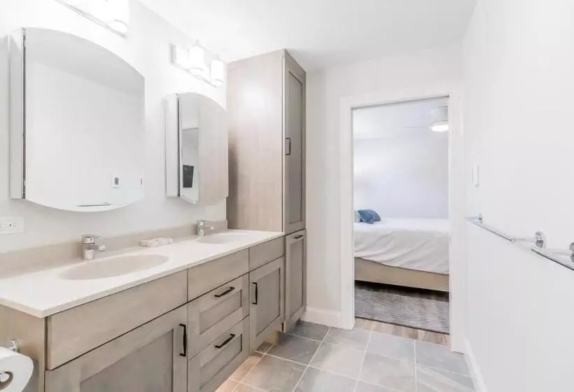 هتل Lighthouse Suites At Pine Point