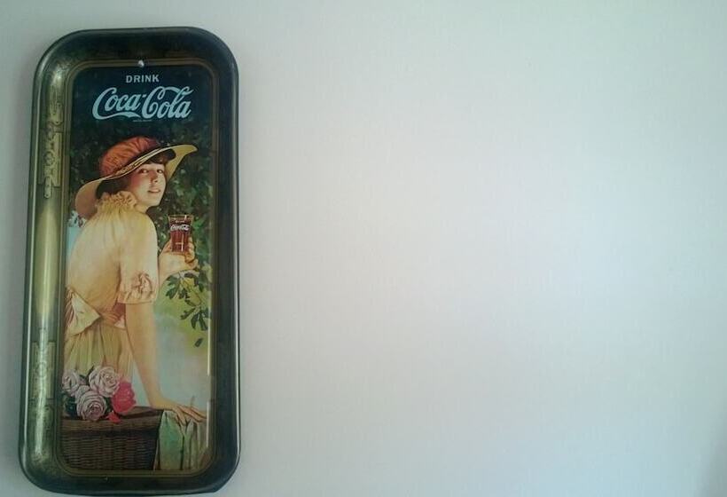 هتل Naomi's Inn Bed & Breakfast