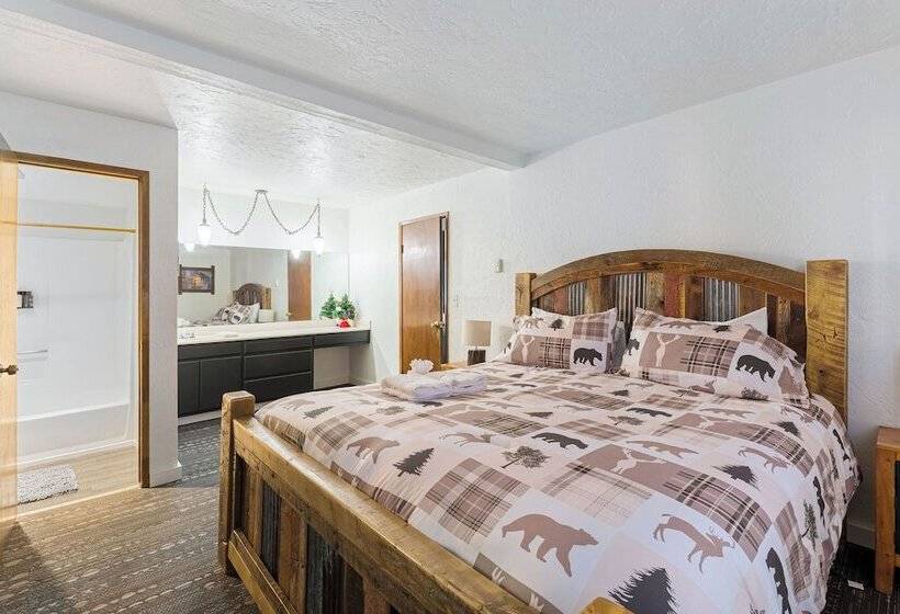 בית מלון כפרי Socal Vacations   Village Inn