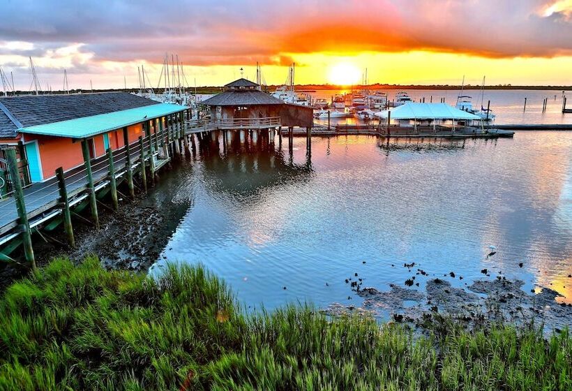 酒店 The Conch House Marina Resort