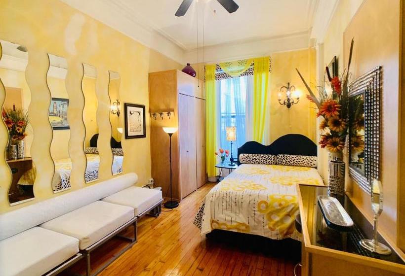 هتل The International Cozy Inn