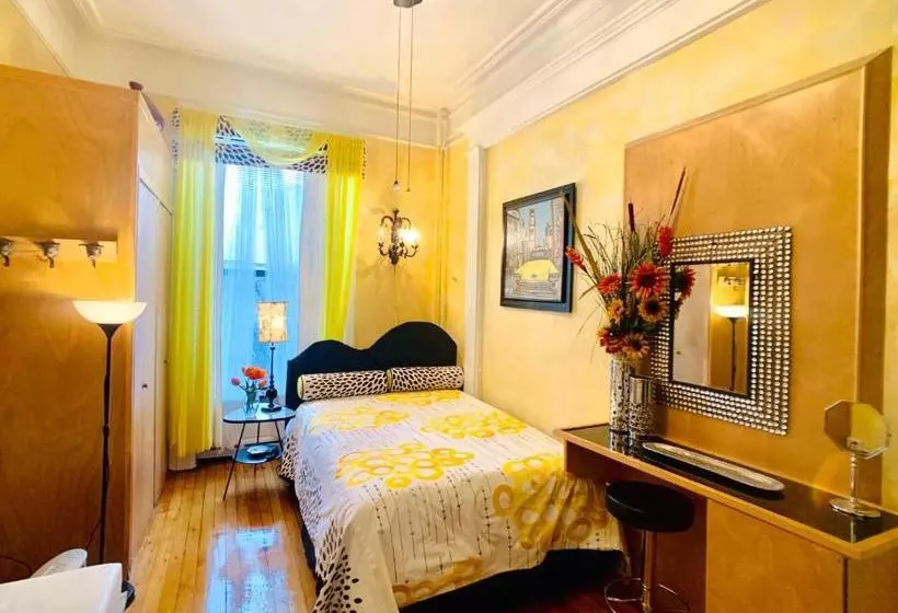 هتل The International Cozy Inn