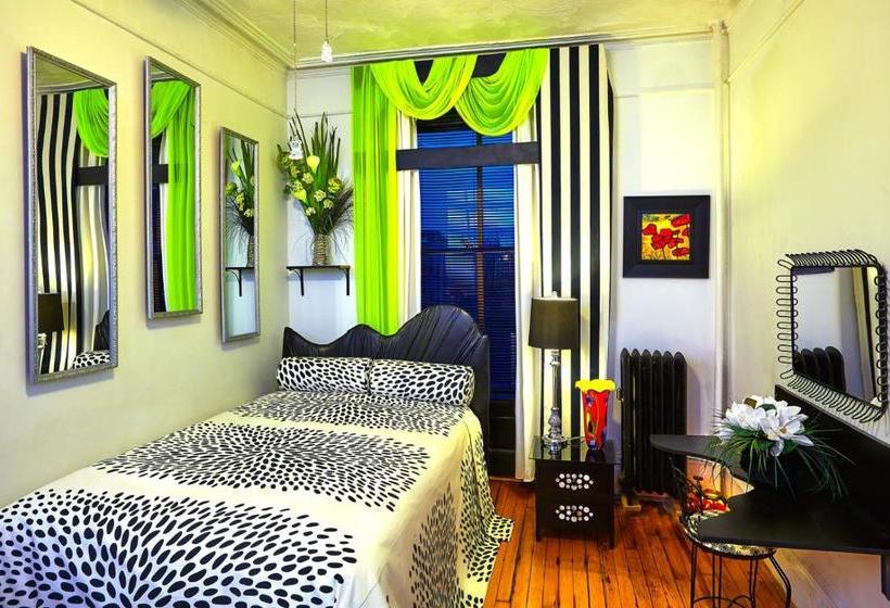 هتل The International Cozy Inn