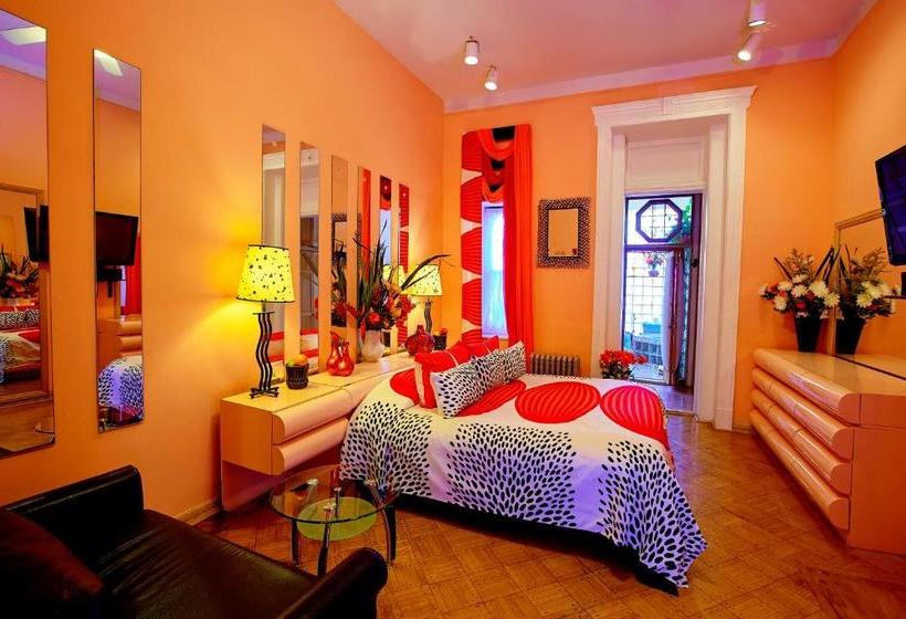 هتل The International Cozy Inn