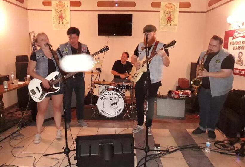 호텔 Tristar Inn Xpress