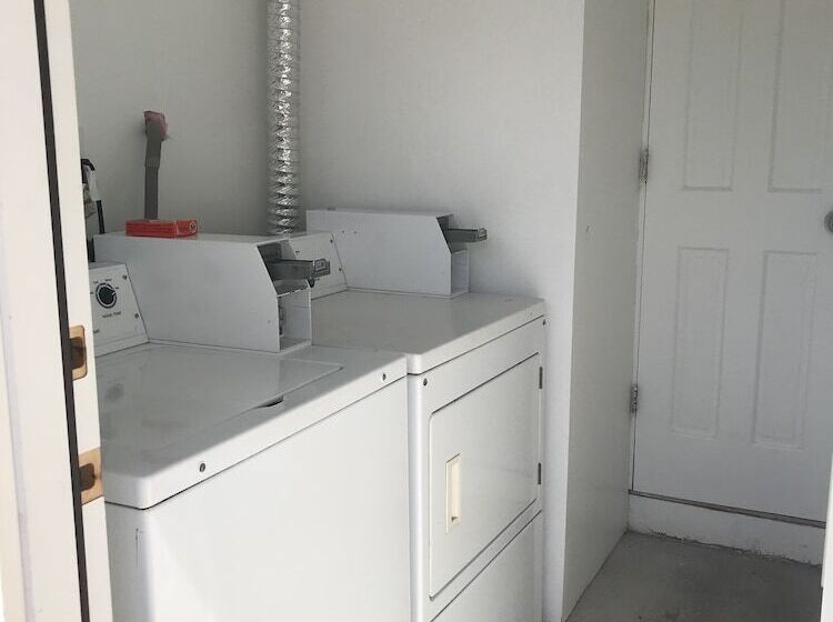 Pyramid Resort Motel