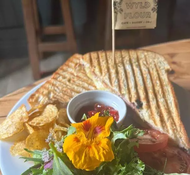 ユースホステル Upstairs At The Pipe Makers