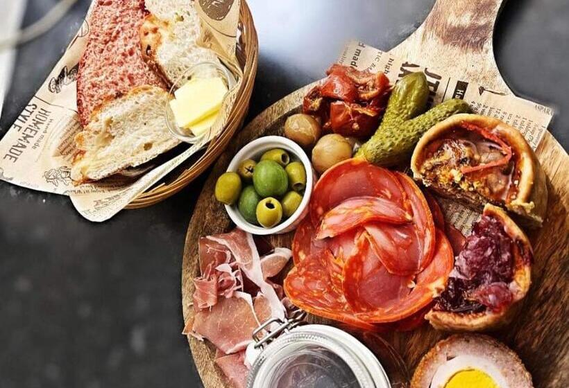 ユースホステル Upstairs At The Pipe Makers