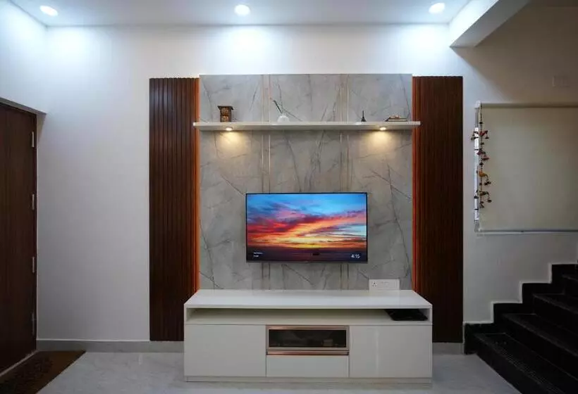 Aamiaismajoitus (B&B) Aayushman Luxury Homes