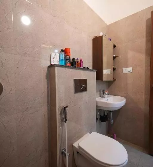 Aamiaismajoitus (B&B) Aayushman Luxury Homes