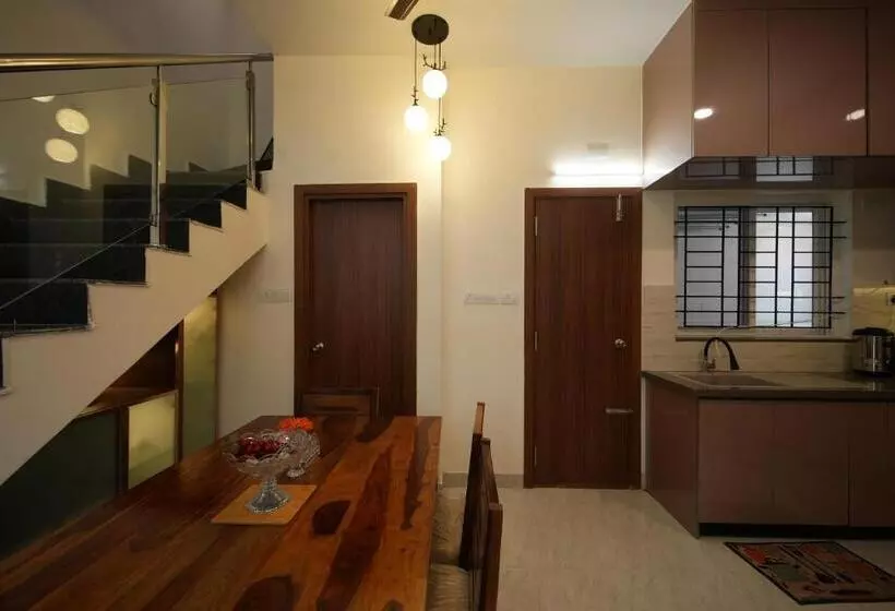 Aamiaismajoitus (B&B) Aayushman Luxury Homes