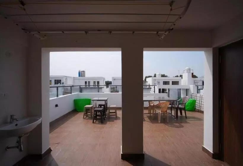 Aamiaismajoitus (B&B) Aayushman Luxury Homes