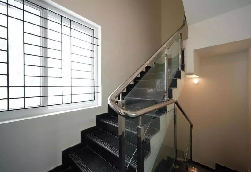 Aamiaismajoitus (B&B) Aayushman Luxury Homes