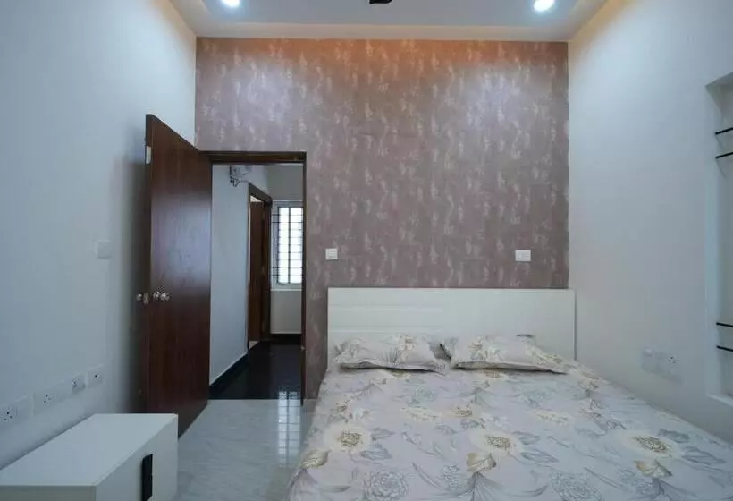 Aamiaismajoitus (B&B) Aayushman Luxury Homes